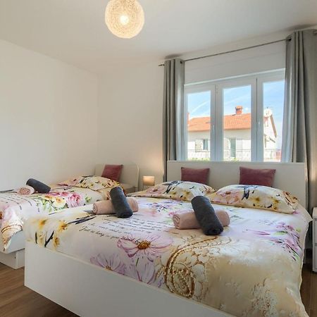 Esther Apartment Pula Extérieur photo