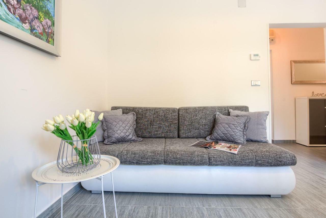 Esther Apartment Pula Extérieur photo