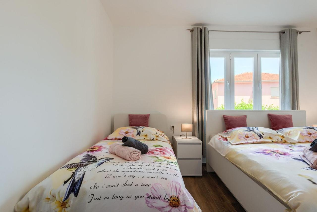 Esther Apartment Pula Extérieur photo
